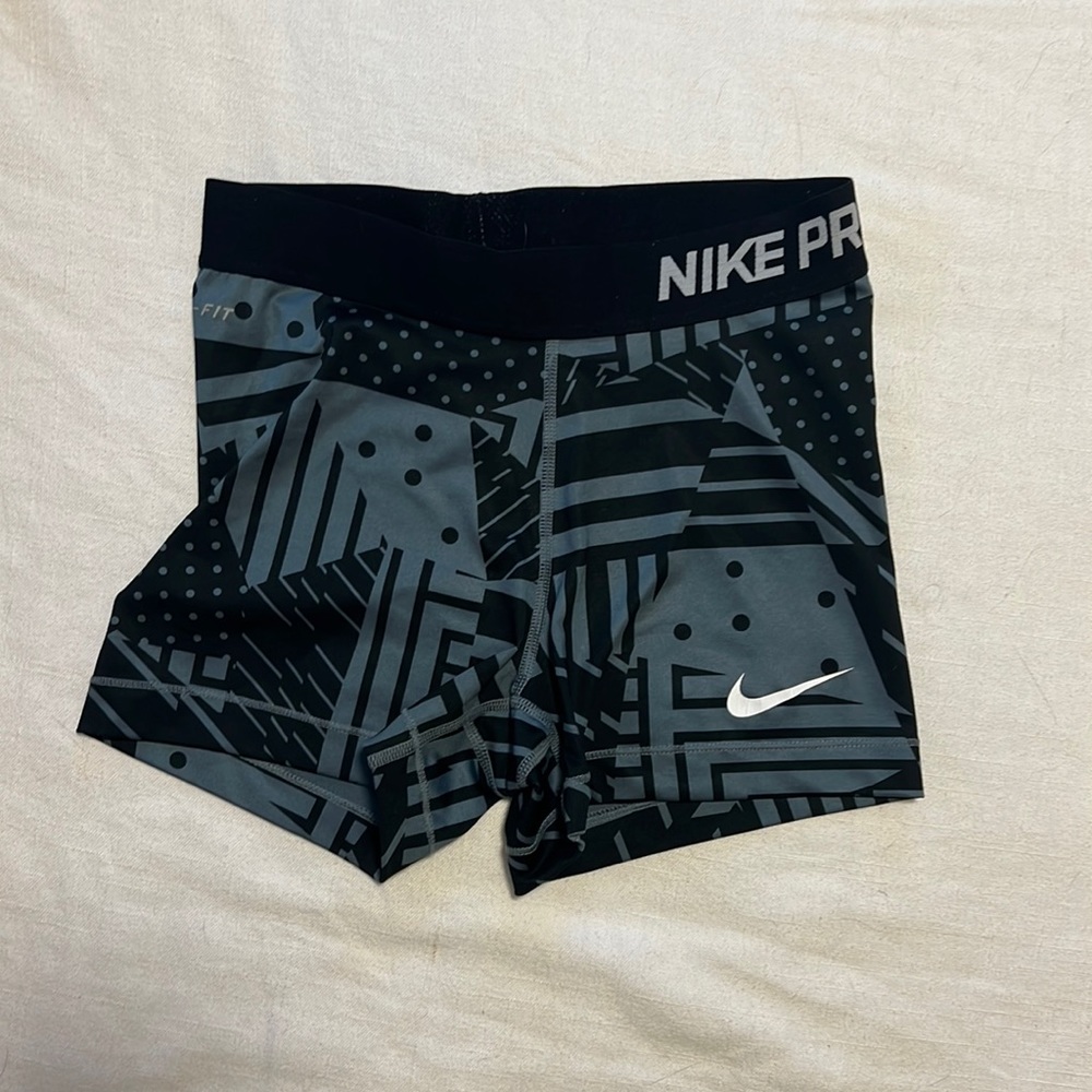 Small Nike women’s workout shorts grey and black